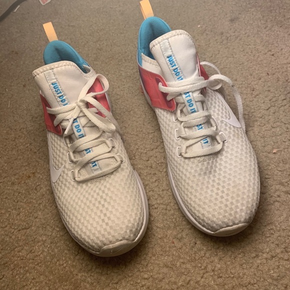 Air Max Bella TR 2 - Picture 2 of 4